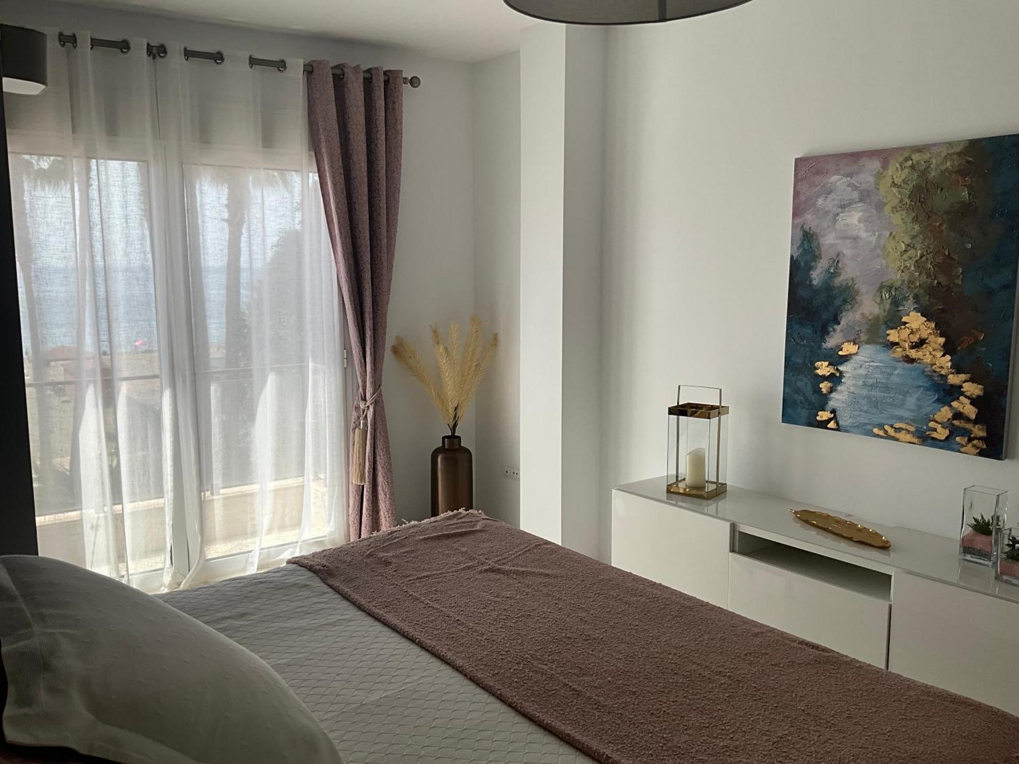 First Line Sea Apartment By Oliva Естепона Екстериор снимка